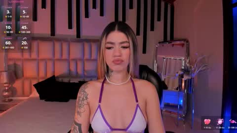 Violett  online show from March 2026 06:59:02 PM