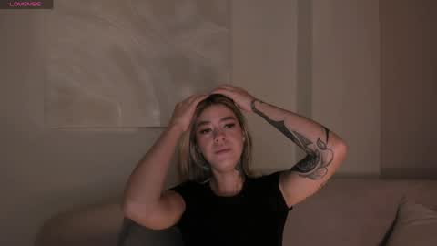 Violett  online show from May 2026 11:38:02 AM