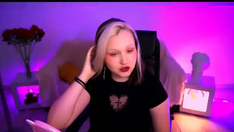 Violett online show from June 2026 06:25:02 AM