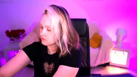 Violett online show from July 2026 06:18:01 AM