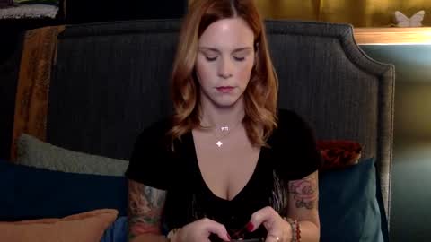 Violet online show from December 2024 12:06:02 AM