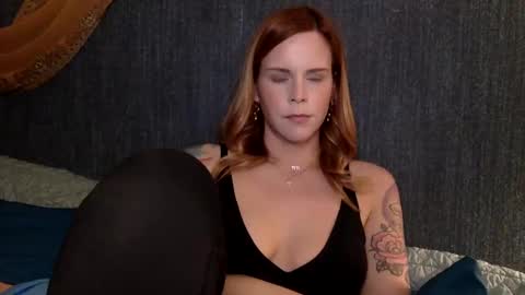Violet online show from January 2025 11:52:02 PM