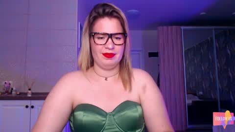 Snapshot of vip_sweetness chatting on June 2026 09:42:02 AM vip sweetness online show from June 2026 09:42:02 AM