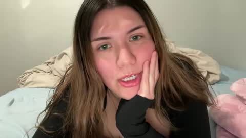 Snapshot of virgngirl chatting on September 2025 01:53:01 AM Virgngirl online show from September 2025 01:53:01 AM