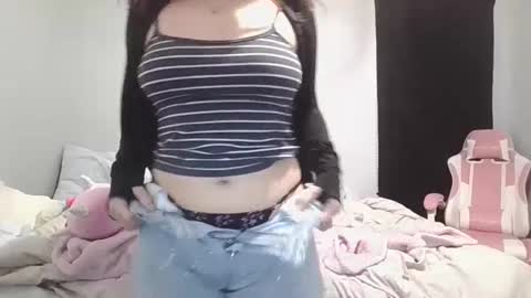 Snapshot of virgngirl chatting on October 2025 01:36:02 AM Virgngirl online show from October 2025 01:36:02 AM