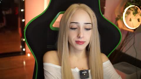 Snapshot of virtualexis chatting on November 2025 06:09:02 PM virtualexis online show from November 2025 06:09:02 PM