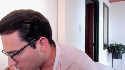 Vito Ferrer online show from November 2025 08:53:01 PM