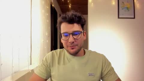 Vito Ferrer online show from November 2025 12:10:01 AM