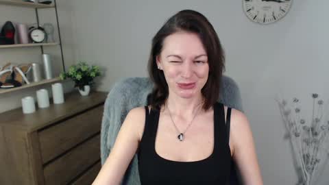 Vivian online show from December 2024 06:55:02 AM