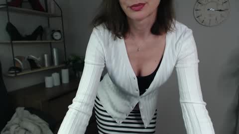 Vivian online show from February 2025 11:03:01 AM