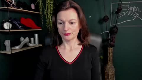 Vivian online show from March 2025 07:02:01 AM