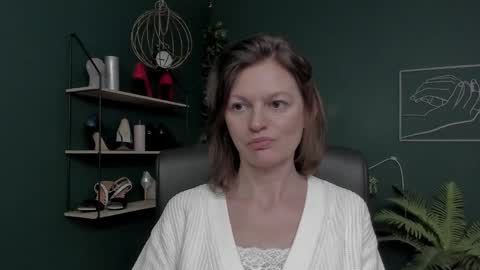 Vivian online show from November 2025 07:32:01 AM