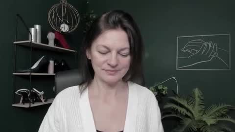 Vivian online show from February 2026 07:13:01 AM