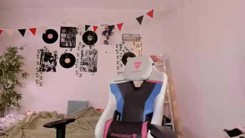 Snapshot of vivian_qwerty chatting on February 2025 04:24:02 AM vivian_qwerty online show from February 2025 04:24:02 AM