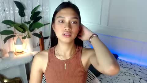 Vivian online show from February 2025 08:59:02 PM