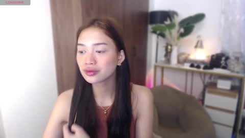 Vivian online show from October 2025 12:11:01 AM