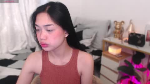 Vivian online show from December 2025 12:40:01 AM