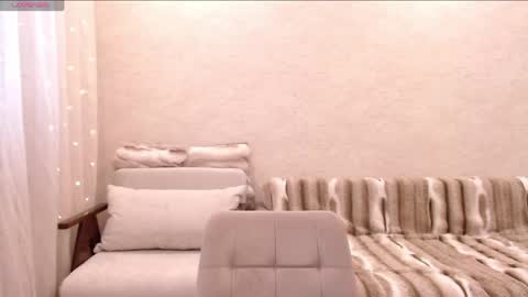Vivian online show from May 2026 04:58:02 PM