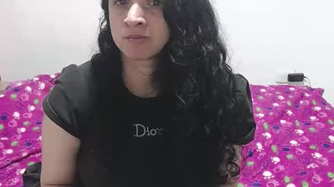 Snapshot of vivian_walt_ chatting on December 2024 06:10:02 AM melissa online show from December 2024 06:10:02 AM