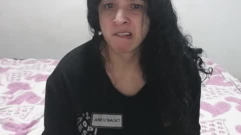 Snapshot of vivian_walt_ chatting on December 2024 07:28:01 AM melissa online show from December 2024 07:28:01 AM