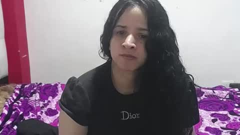 Snapshot of vivian_walt_ chatting on January 2025 06:52:01 AM melissa online show from January 2025 06:52:01 AM