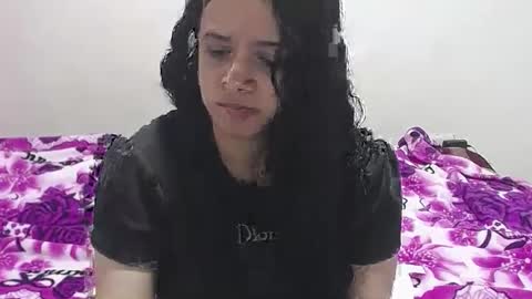 Snapshot of vivian_walt_ chatting on January 2025 07:32:02 AM melissa online show from January 2025 07:32:02 AM