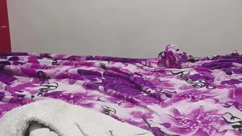 Snapshot of vivian_walt_ chatting on January 2025 07:49:02 AM melissa online show from January 2025 07:49:02 AM