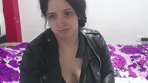 Snapshot of vivian_walt_ chatting on January 2025 05:02:01 AM melissa online show from January 2025 05:02:01 AM