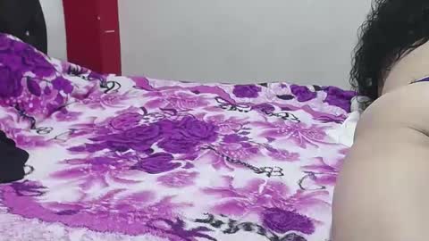 Snapshot of vivian_walt_ chatting on February 2025 05:55:02 PM melissa online show from February 2025 05:55:02 PM