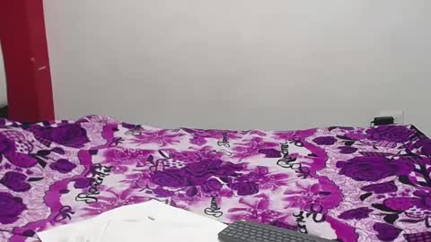 Snapshot of vivian_walt_ chatting on February 2025 08:44:01 AM melissa online show from February 2025 08:44:01 AM