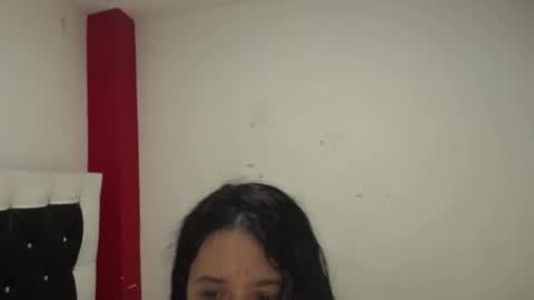 Snapshot of vivian_walt_ chatting on October 2025 03:34:01 AM melissa online show from October 2025 03:34:01 AM