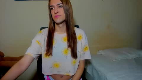 Snapshot of vivianalatin chatting on December 2025 12:03:02 PM instagram Viviana73215 online show from December 2025 12:03:02 PM