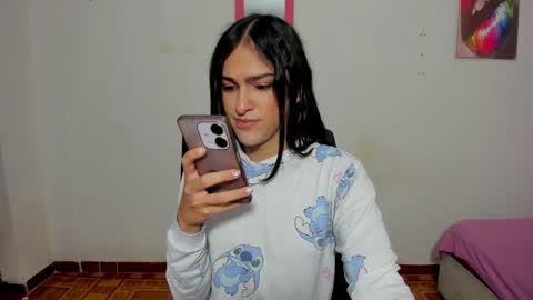 Snapshot of vivianalatin chatting on February 2026 11:47:02 PM instagram Viviana73215 online show from February 2026 11:47:02 PM