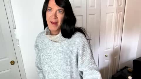 Vivlove online show from February 2025 06:42:02 PM