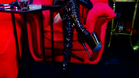 Vivian Reeve online show from February 2025 05:01:02 PM