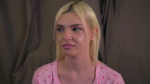 Nelly and Mari online show from June 2026 08:57:01 AM