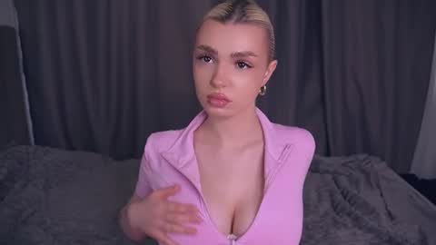 Nelly and Mari online show from June 2026 08:28:01 AM