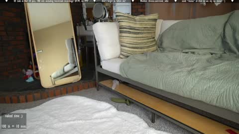 Snapshot of vivid_whit chatting on October 2025 03:28:02 AM Whitney online show from October 2025 03:28:02 AM