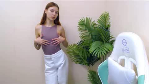 Vivien online show from December 2024 07:12:01 PM