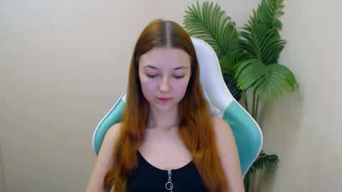 Vivien online show from February 2025 11:30:02 PM