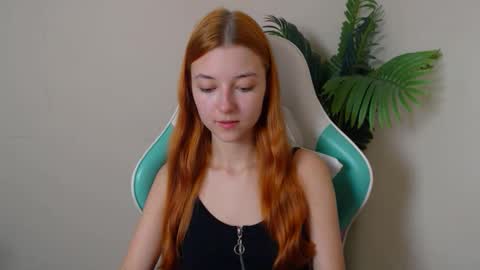 Vivien online show from October 2025 06:15:01 PM