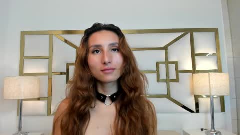 Viviene online show from June 2026 04:33:01 PM