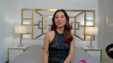 Viviene online show from July 2026 03:43:01 AM