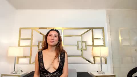 Viviene online show from July 2026 03:56:01 AM