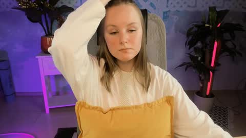 Snapshot of vivienleeigh chatting on January 2025 01:20:02 PM Vivien online show from January 2025 01:20:02 PM