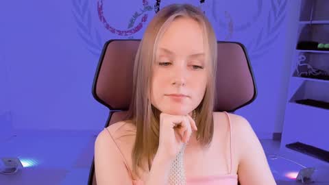 Snapshot of vivienleeigh chatting on January 2025 04:06:02 PM Vivien online show from January 2025 04:06:02 PM