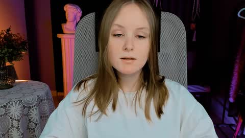 Snapshot of vivienleeigh chatting on January 2025 04:20:01 PM Vivien online show from January 2025 04:20:01 PM