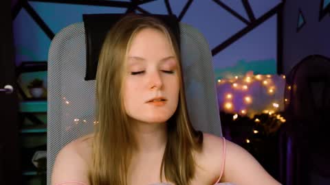 Snapshot of vivienleeigh chatting on January 2025 06:32:02 PM Vivien online show from January 2025 06:32:02 PM