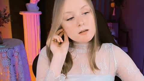 Snapshot of vivienleeigh chatting on February 2025 01:33:01 PM Vivien online show from February 2025 01:33:01 PM