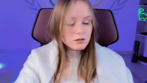 Snapshot of vivienleeigh chatting on February 2025 08:31:01 PM Vivien online show from February 2025 08:31:01 PM